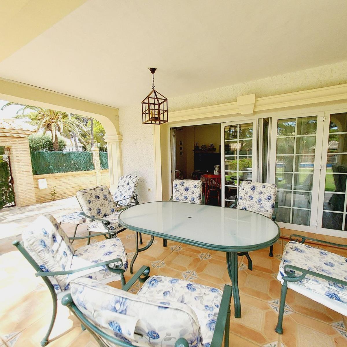 Imagen 11 Casa Aislada en venta en Orihuela / En cabo Roig-Orihuela, Junto al puerto deportivo.