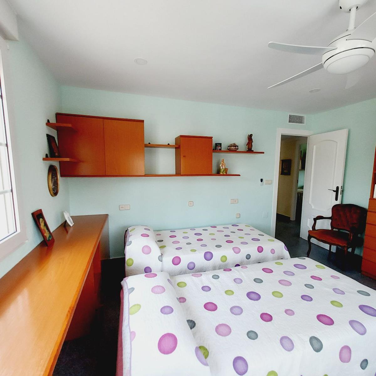 Imagen 49 Casa Aislada en venta en Orihuela / En cabo Roig-Orihuela, Junto al puerto deportivo.