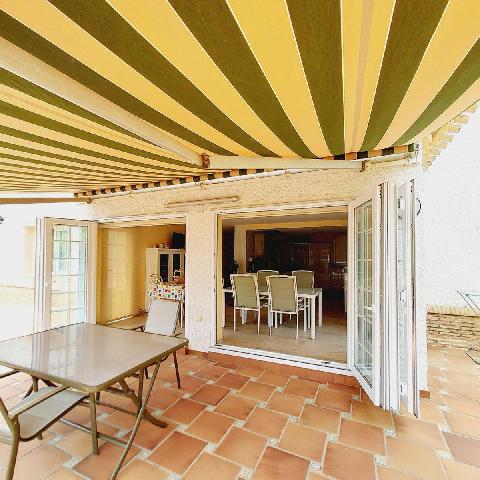 Imagen 13 Inmueble 286407 - Casa Aislada en venta en Orihuela / En cabo Roig-Orihuela, Junto al puerto deportivo.