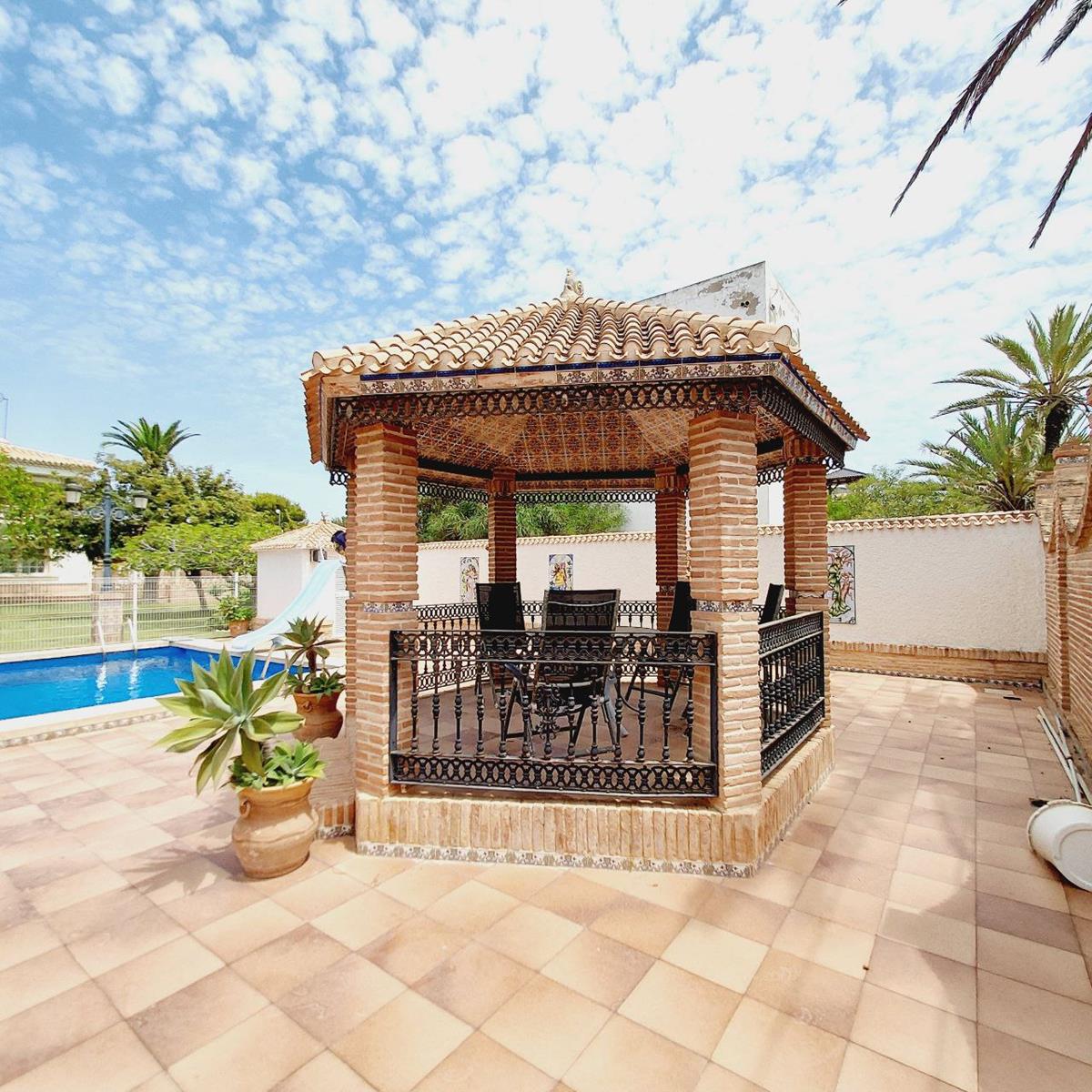 Imagen 103 Casa Aislada en venta en Orihuela / En cabo Roig-Orihuela, Junto al puerto deportivo.