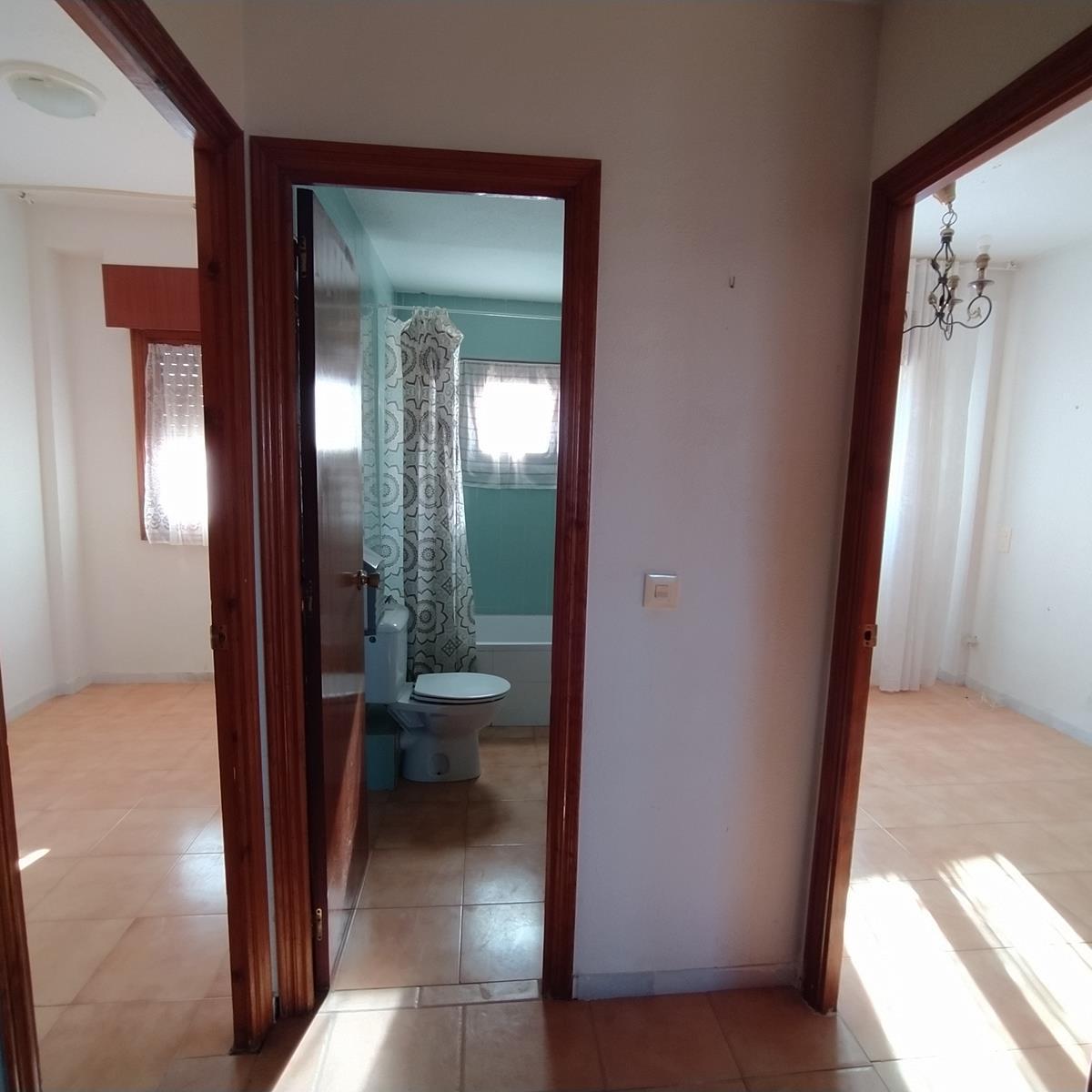 Imagen 17 Apto. Playa en venta en Torrevieja / Cerca de la Playa de la Mata            