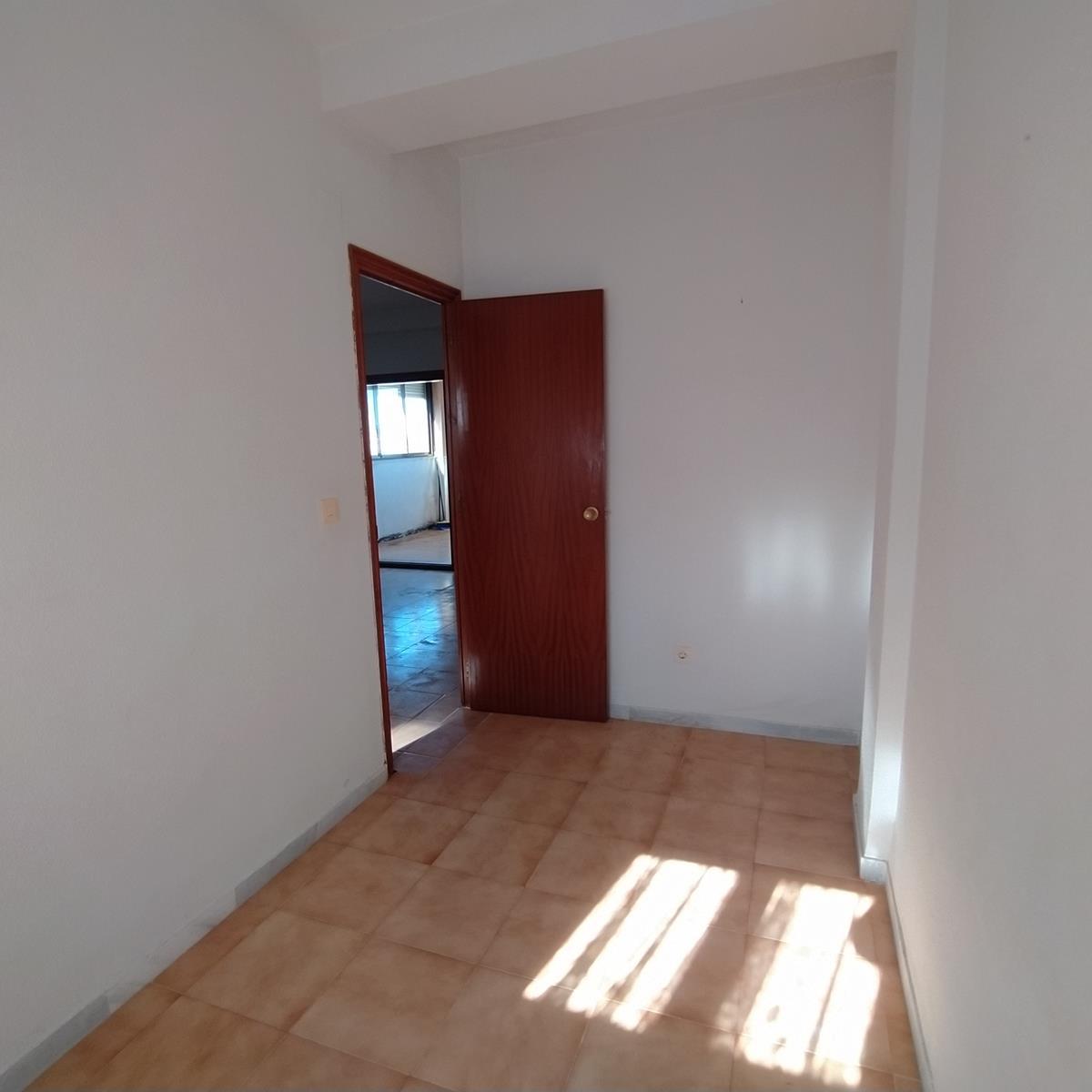 Imagen 14 Apto. Playa en venta en Torrevieja / Cerca de la Playa de la Mata            