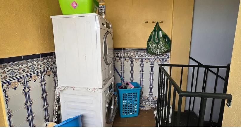 Imagen 13 Casa Pareada en venta en Cox / Cerca del Ayuntamiento, en la parte alta.