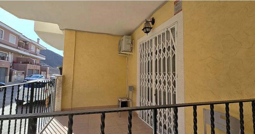 Imagen 2 Casa Pareada en venta en Cox / Cerca del Ayuntamiento, en la parte alta.