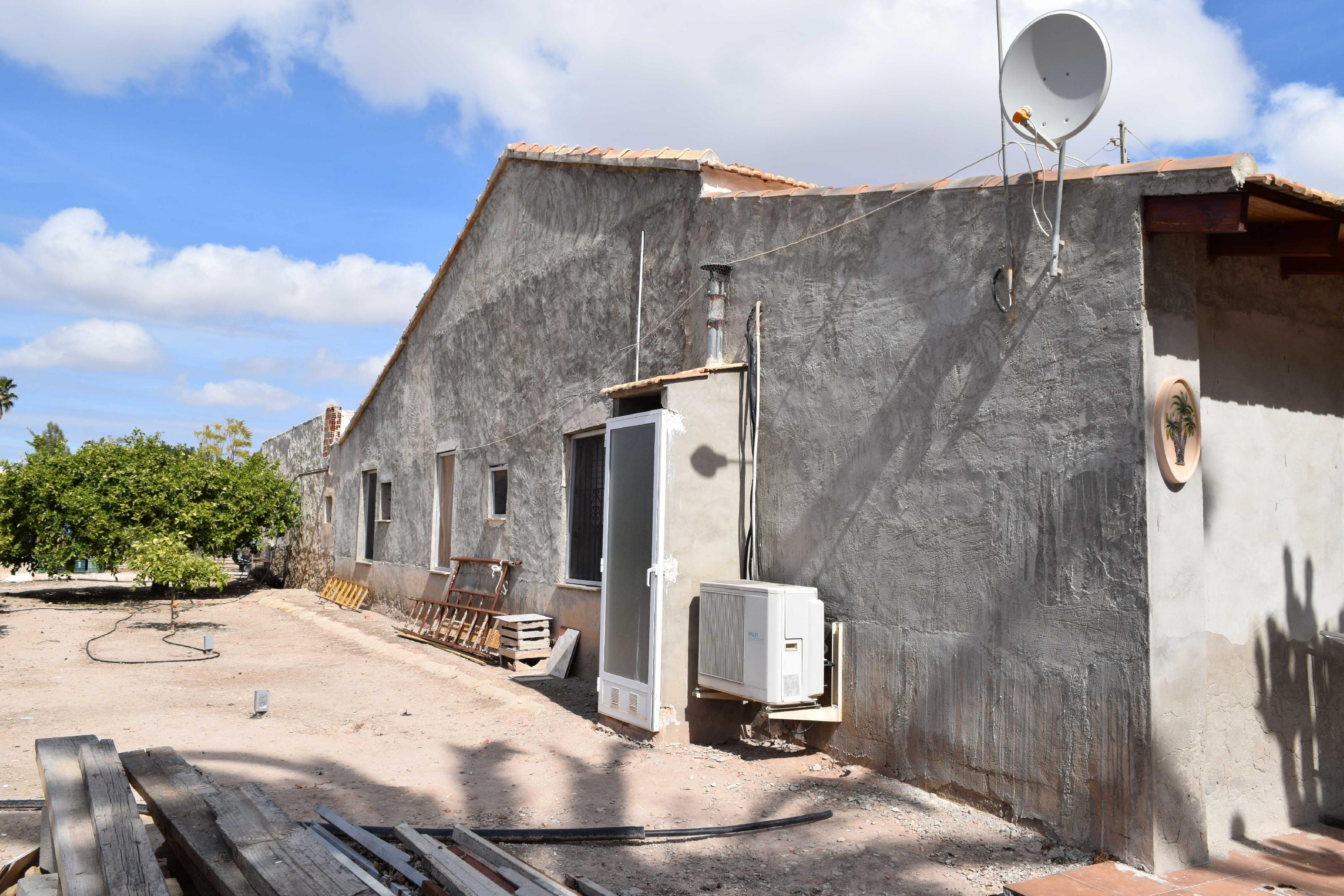 Imagen 19 Casa Aislada en venta en Elche/elx / Finca rústica con gran parcela cerca del club de tenis